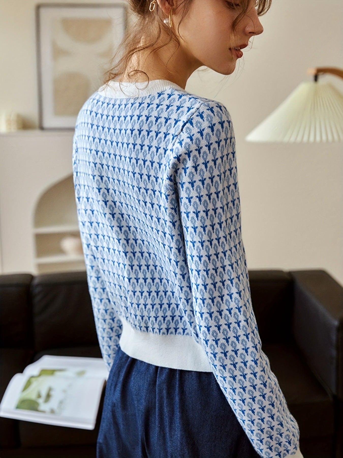 #SF015 Cropped 21 Gauge Jacquard Polyester Crew Neck Cardigan for Women